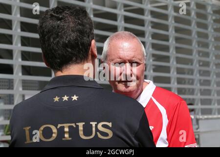 (L to R): Federico Gastaldi (ARG) Lotus F1 Team Deputy Team Principal with John Booth (GBR) Manor Marussia F1 Team Team Principal. Mexican Grand Prix, Saturday 31st October 2015. Mexico City, Mexico. Stock Photo