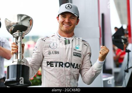 スポーツ選手 Nico Rosberg 2016 Mercedes Used Bottle NICO ROSBERG 2016 MERCEDES FORMULA 1 MINI HELMET (SCALE 1:5