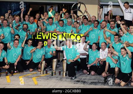 Thomas Weber (GER) Member of the Board of Management of Daimler AG celebrates with the team. Abu Dhabi Grand Prix, Sunday 27th November 2016. Yas Marina Circuit, Abu Dhabi, UAE. Stock Photo