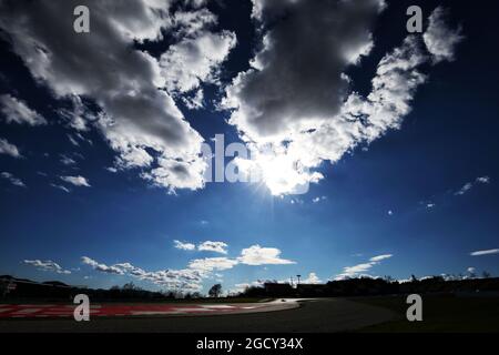 Low light action. Formula One Testing, Day 1, Tuesday 6th March 2018. Barcelona, Spain. Stock Photo