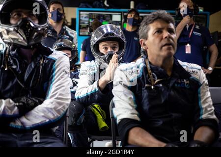 Williams Racing mechanics watch the race. Austrian Grand Prix, Sunday 4th July 2021. Spielberg, Austria. Stock Photo