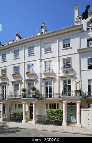 24 Chester Square, Belgravia, London, UK. Home of Mary Shelly - auther of Frankenstein. Commemorative Blue Plaque visible on the wall. Stock Photo