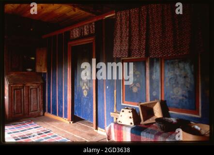 Igoshev house, from village of Gribany (mid-19th century), interior, main room, Khokhlovka, Russia 1999. Stock Photo