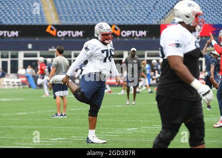 Philadelphia, PA, USA. 19th Aug, 2021. New England Patriots offensive  linemen JUSTIN HERRON (75) takes the field during a time out in the mist of  a preseason game between the New England