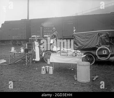 #117 American Red Cross, Mrs. Anderson's kitchen. ca.  between 1910 and 1920 Stock Photo