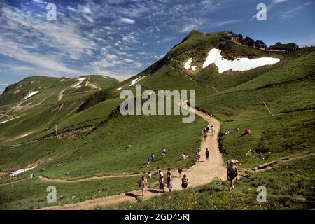 FRANCE. PUY DE DOME (63) THE DORE MOUNTAINS IN THE REGIONAL NATURAL PARK OF AUVERGNE VOLCANOES, THE PUY DE SANCY , THIS IS THE HIGHEST SUMMIT OF THE M Stock Photo