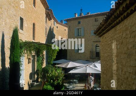 FRANCE, VAUCLUSE(84) PROVENCE, COMTAT VENAISSIN, CRILLON LE BRAVE, INSIDE A LUXURY HOTEL IN THE OLD CASTLE OF THE BALBES OF BERTON FAMILY Stock Photo