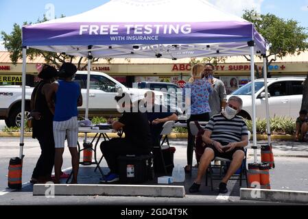 USA. 10th Aug, 2021. People are sighted waiting to be tested for the Covid-19 virus at an outdoors testing site in Fort Lauderdale, FL on August 10, 2021 in Miami, Florida. (Photo by Michele Eve Sandberg/Sipa USA) Credit: Sipa USA/Alamy Live News Stock Photo