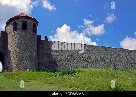 Reconstructed 'Porta Praetoria' and bastion with wall segment of the Porolissum castrum, ancient Roman fort built at the very edge of the empire. Stock Photo