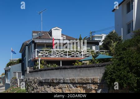 Sydney, Australia. Thursday 12th August 2021. House opposite Tamarama Beach on Marine Drive. Lockdown restrictions for parts of greater Sydney have been further extended due to the Delta Variant spreading. Credit: Paul Lovelace/Alamy Live News Stock Photo