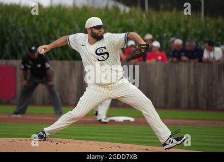 Dyersville, United States. 12th Aug, 2021. Chicago White Sox starting pitcher Lance Lynn (33) delivers to the the New York Yankees during the first inning of the MLB Field of Dreams Game in Dyersville, Iowa, Thursday, August 12, 2021. Photo by Pat Benic/UPI Credit: UPI/Alamy Live News