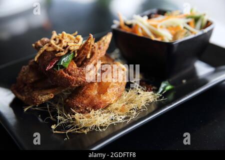 som tam with grilled chicken Stock Photo