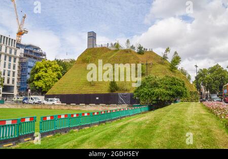 London, UK. 13th Aug, 2021. The Marble Arch Mound. Deputy leader of Westminster city council Melvyn Caplan has resigned as costs of the artificial hill jump to £6 million. (Credit: Vuk Valcic/Alamy Live News) Stock Photo
