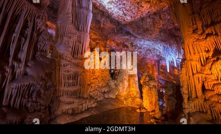 The Avshalom Stalactite Cave Nature Reserve (also called Soreq Cave) 82-meter-long, 60-meter-wide cave is on the western slopes of the Judean Hills ou Stock Photo