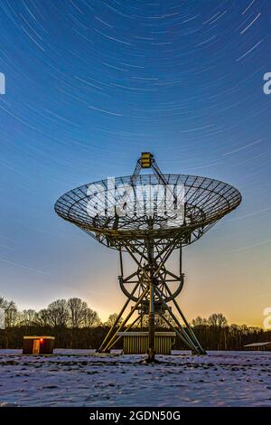 The Netherlands, Hooghalen, Westerbork Synthesis Radio Telescope (WSRT) operated by ASTRON. The powerful radio telescopes use a technique called 'aper Stock Photo