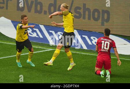 Thorgan HAZARD, BVB 10    scores, shoots goal , Tor, Treffer,, 2-1, celebrates his goal, happy, laugh, celebration, Erling HAALAND, Haland, BVB 9  in the match BORUSSIA DORTMUND - EINTRACHT FRANKFURT 1.German Football League on August 14, 2021 in Dortmund, Germany  Season 2020/2021, matchday 1, 1.Bundesliga, 1.Spieltag, BVB,  © Peter Schatz / Alamy Live News    - DFL REGULATIONS PROHIBIT ANY USE OF PHOTOGRAPHS as IMAGE SEQUENCES and/or QUASI-VIDEO - Stock Photo