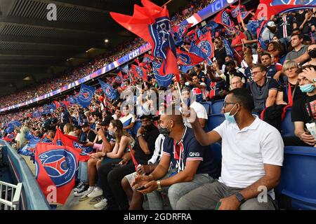 Paris, France. 14th Aug, 2021. Fans at the PSG vs Strasbourg match in Parc des Princes in Paris, France, on August 14, 2021.(Photo by Lionel Urman/Sipa USA) Credit: Sipa USA/Alamy Live News Stock Photo