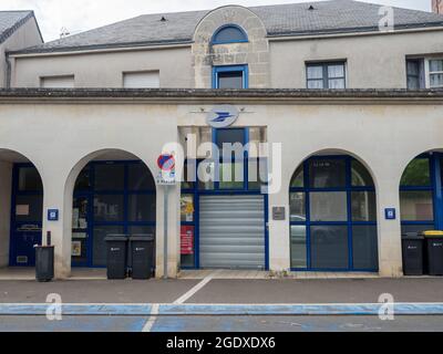 LE LUDE, FRANCE - Apr 23, 2020: An old building of French Post in Le Lude, France Stock Photo