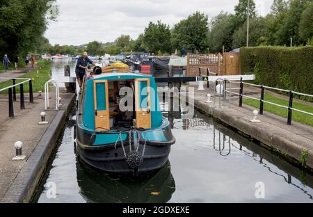 Narrowboat in Lock River Lea Stanstead Lock Stanstead Abbotts Stock Photo