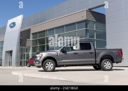 Kokomo - Circa August 2021: Ford F-150 display at a dealership. The Ford F150 is available in XL, XLT, Lariat, King Ranch, Platinum, and Limited model Stock Photo