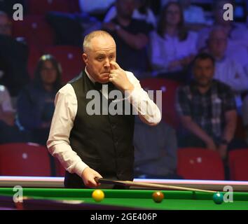 Leicester, UK. 16th August 2021; Morningside Arena, Leicester, England; British Open Snooker Championship; John Higgins in his match with Alexander Ursenbacher Credit: Action Plus Sports Images/Alamy Live News Stock Photo