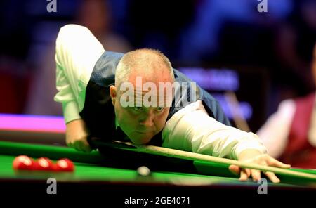 Leicester, UK. 16th August 2021; Morningside Arena, Leicester, England; British Open Snooker Championship; John Higgins in action from his match with Alexander Ursenbacher Credit: Action Plus Sports Images/Alamy Live News Stock Photo