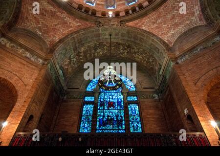 Inside of Columbia University's St. Pauls Chapel (1907), looking toward the apse. It clad in red brick and limestone.   In 1894, the architect Charles Stock Photo