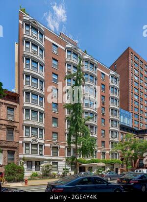 215 West 78th Street is a Schwartz & Gross-design apartment building, completed in 1926. Stock Photo