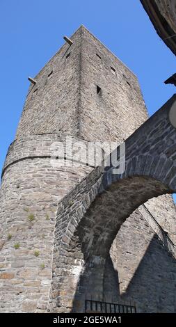 Medieval castle tower of Blankenstein Castle, archway next to it, Hattingen an der Ruhr, North Rhine-Westphalia, Germany Stock Photo