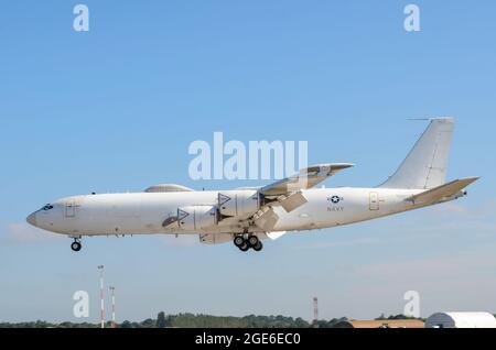 Boeing E-6B Mercury (formerly Hermes) airborne command post and communications relay based on the Boeing 707 jet plane. Control of nuclear weapons Stock Photo