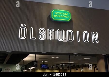 Ölstudion store, Systembolaget, in central Gothenburg. Stock Photo