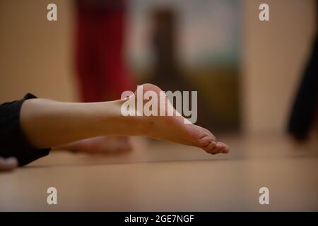 dancers barefoot dancers improvise in contact Stock Photo