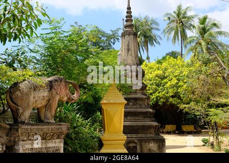 Cambodia Krong Siem Reap - Wat Bo garden area with elephant statue Stock Photo