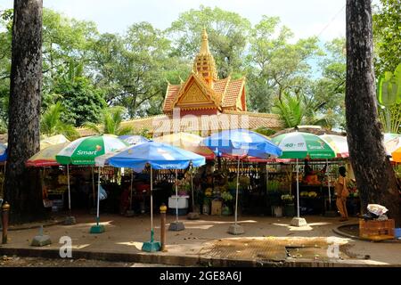 Cambodia Krong Siem Reap - Preah Ang Chek and Preah Ang Chorm Shrine and market stalls Stock Photo