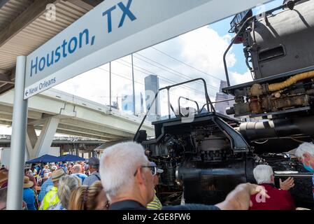 Houston, USA. 17th Aug, 2021. Union Pacific No. 4014, Big Boy stops in Houston, Texas on Tuesday, August 17, 2021. Big Boy is the worlds largest operating steam engine; built in 1941, it stands at 17ft tall and 133ft long. t was recently restored and is currently touring the United States. (Photo by Jennifer Lake/SIPA USA) Credit: Sipa USA/Alamy Live News Stock Photo