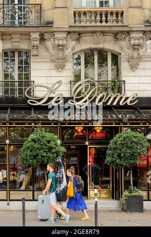 FRANCE, PARIS (75) 14TH ARRONDISSEMENT, BOULEVARD DU MONTPARNASSE, LE DOME RESTAURANT Stock Photo