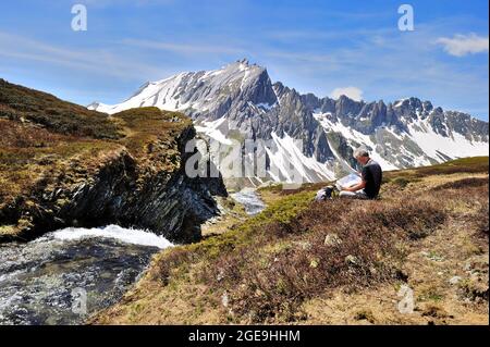 FRANCE, HAUTE-SAVOIE (74) NATURAL PARK OF CONTAMINES-MONTJOIE, HIKKING TO THE JOVET LAKES, IN BACKGROUND THE AIGUILLES DE LA PENNAZ AT 2688 M Stock Photo