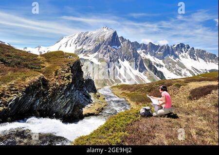 FRANCE, HAUTE-SAVOIE (74) NATURAL PARK OF CONTAMINES-MONTJOIE, HIKKING TO THE JOVET LAKES, IN BACKGROUND THE AIGUILLES DE LA PENNAZ AT 2688 M Stock Photo