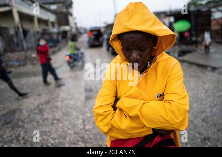 Tu best sale yellow raincoat