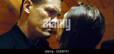 ELIZABETH OLSEN, JOSH BROLIN, OLDBOY, 2013 Stock Photo - Alamy