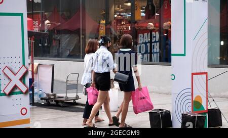 Siam Square Shopping Area Bangkok Thailand very few shoppers are on the streets Stock Photo