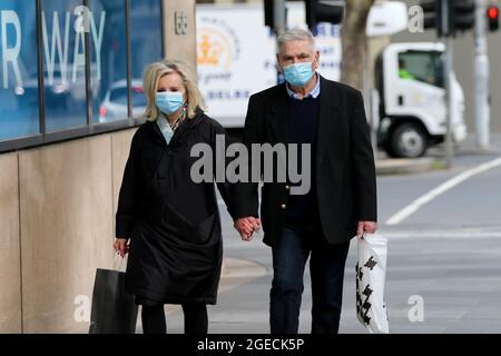 Melbourne, Australia, 23 July, 2020. People seen wearing masks in Melbourne as the Victorian Premier confirmed 403 new coronavirus cases overnight. As of 11.59pm on Wednesday 22 July, people living in metropolitan Melbourne and Mitchell Shire and will now be required to wear a face covering when leaving home, following a concerning increase in coronavirus cases in recent days. The fine for not wearing a face covering will be $200. Credit: Dave Hewison/Speed Media/Alamy Live News Stock Photo