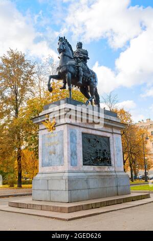 SAINT PETERSBURG, RUSSIA-OCTOBER 3, 2016. The Monument to Peter I, bronze equestrian monument of Peter the Great in front of the St. Michael's Castle Stock Photo