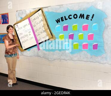 welcome back to school bulletin boards college