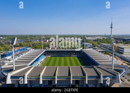 Bochum, Deutschland. 27th Apr, 2020. firo: April 27th, 2020, soccer ball, 2nd Bundesliga, season 2019/2020, VfL Bochum 1848, suspension of matchdays until at least the beginning of May 2020, due to corona, coronavirus, Covid-19, VONOVIA RUHRSTADION, from above, aerial photo, drone, drone photo, empty stadium, pitch checkerboard pattern, Credit: dpa/Alamy Live News Stock Photo