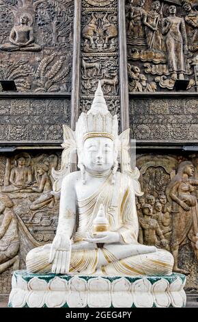 bo, Sri Lanka - February 27, 2019: Buddha statues in Gangaramaya Temple in Colombo city, Sri Lanka Stock Photo