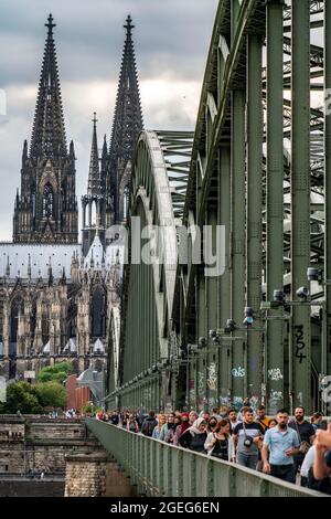 Cologne-Deutz, view of the Rhine, Cologne Cathedral, Hohenzollern Bridge, Cologne, NRW, Germany, Stock Photo
