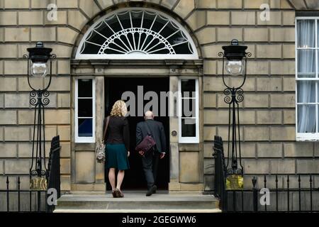 Edinburgh, Scotland, Uk. 20th Aug, 2021. Edinburgh Scotland, UK August 20 2021. Scottish Green party co-leaders, Lorna Slater and Patrick Harvie arrive at Bute House where they are expected to announce a SNP and Scottish Greens power-sharing deal. credit alamy live news Credit: SST/Alamy Live News Stock Photo