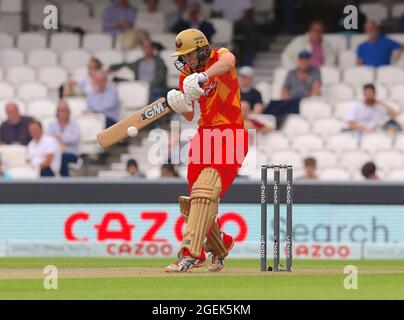 London, UK. 20 August 2021.  Amy Jones of the Birmingham Phoenix  batting as the Oval Invincibles take on the Birmingham Phoenix in Eliminator of The Hundred women’s cricket competition at The Kia Oval. The Hundred is a brand new cricket format introduced by the ECB. David Rowe/ Alamy Live News. Stock Photo