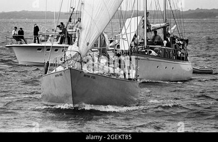 AJAXNETPHOTO. 6TH AUGUST, 1971. COWES, ENGLAND. - WRONG WAY YACHTSMAN RETURNS - CHAY BLYTH SAILS UP THE SOLENT OFF COWES IN THE YACHT BRITISH STEEL AT THE END OF HIS WRONG-WAY ROUND THE WORLD NON-STOP SOLO VOYAGE.  PHOTO:JONATHAN EASTLAND/AJAX REF:357139 21 Stock Photo